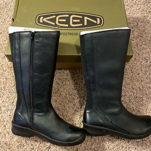 Keen Boots size 8.5